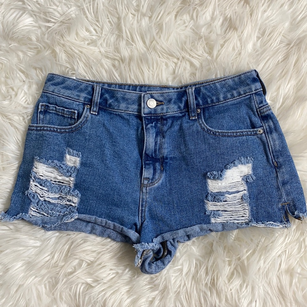 PACSUN HIGH RISE FESTIVAL DISTRESSED SHORTS - Picture 2 of 10
